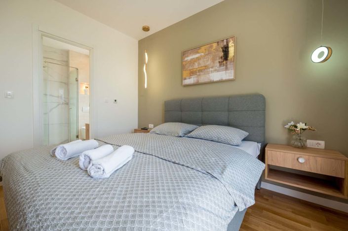 Image No.20-4 Bed House for sale