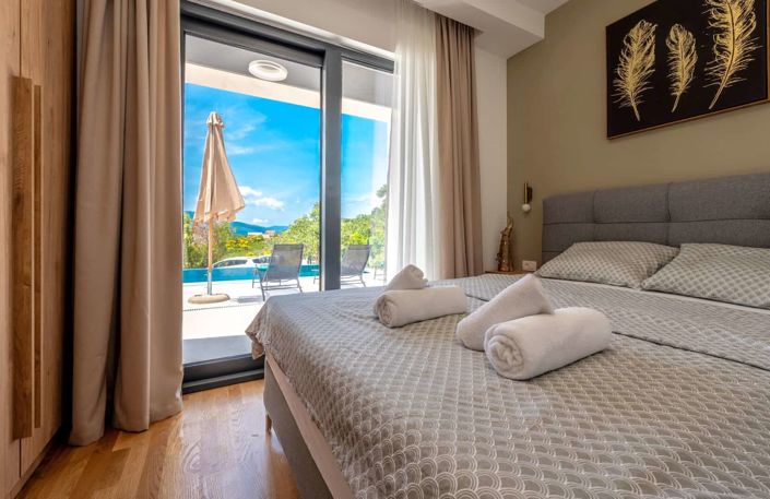 Image No.21-4 Bed House for sale