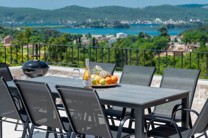 Image No.26-4 Bed House for sale