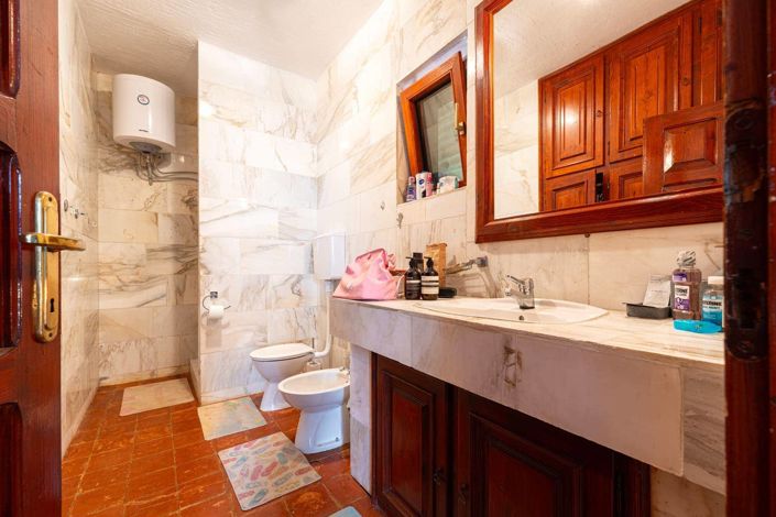 Image No.10-4 Bed Villa for sale