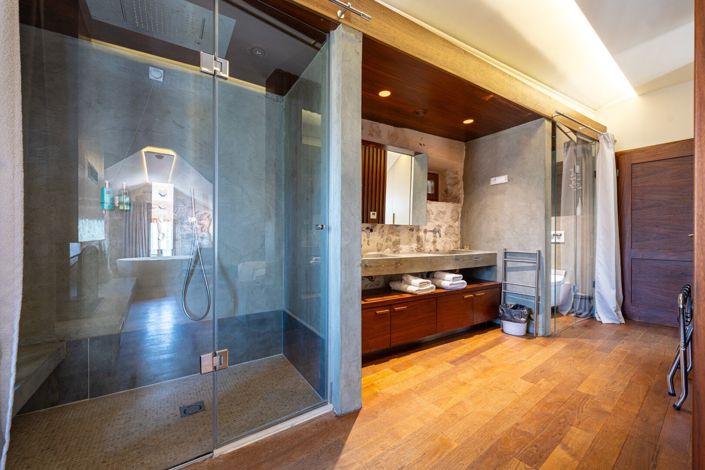 Image No.23-7 Bed Hotel for sale