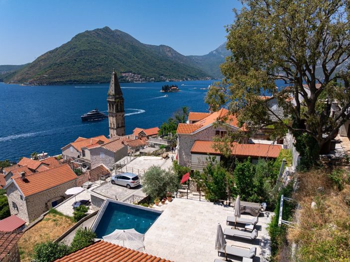 Image No.3-7 Bed Hotel for sale