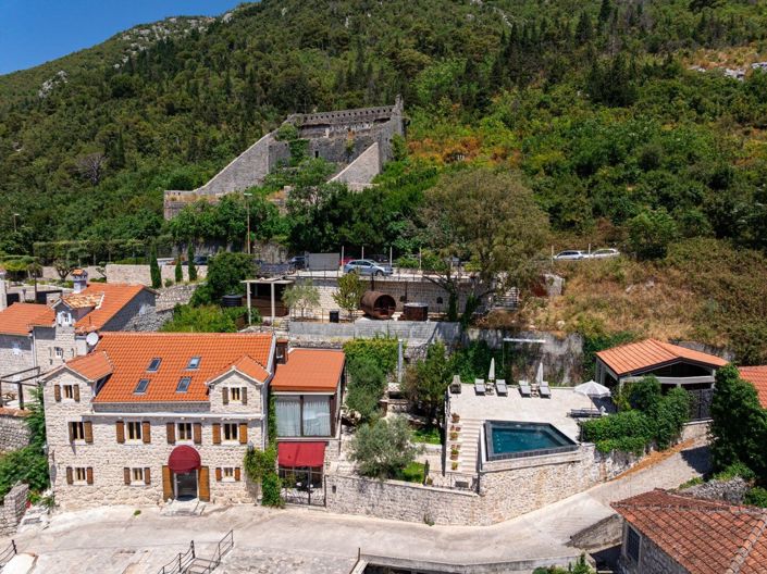 Image No.4-7 Bed Hotel for sale