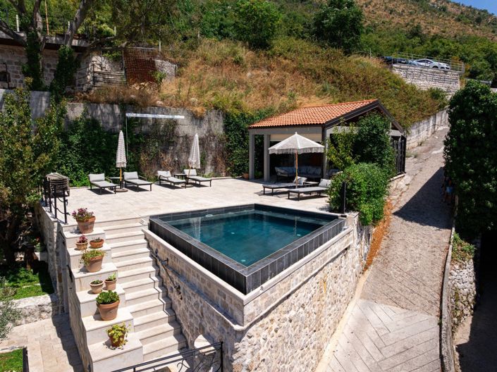 Image No.6-7 Bed Hotel for sale