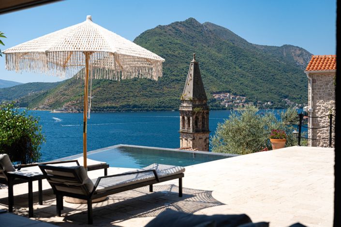 Image No.8-7 Bed Hotel for sale