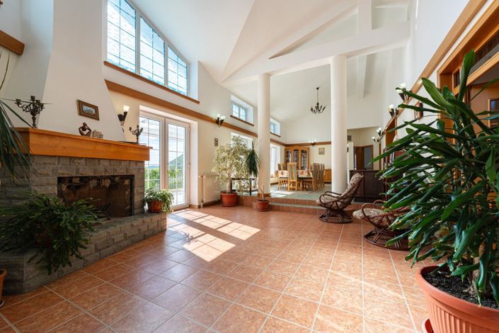 Image No.13-9 Bed Villa for sale