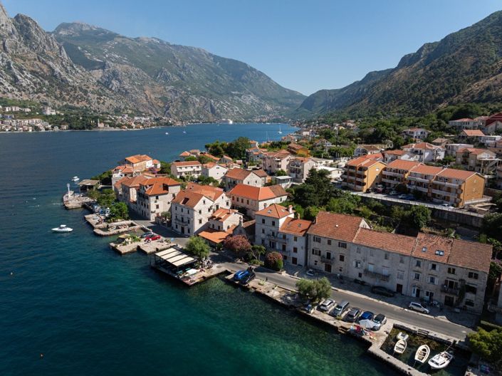 Image No.2-Villa de 5 chambres à vendre à Kotor