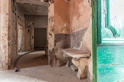 7-kotor-old-town-historic-palace-from-the-18t