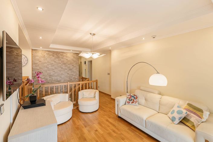 Image No.18-6 Bed Apartment for sale