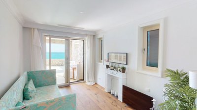11-beachfront-2-bdr-apartment-lustica-bay
