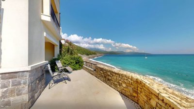 0-beachfront-2-bdr-apartment-lustica-bay-1