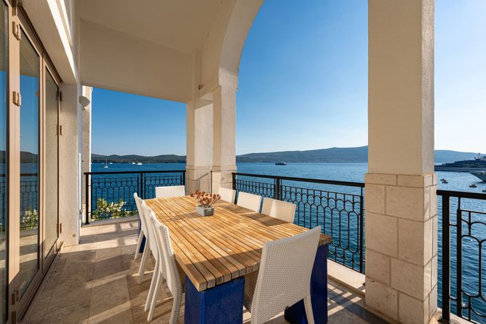Image No.1-Appartement de 2 chambres à vendre à Tivat