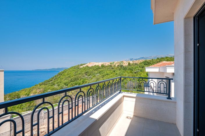 Image No.10-5 Bed Villa for sale