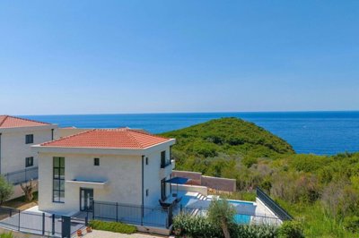 25-new-villa-with-a-pool-and-open-sea-view