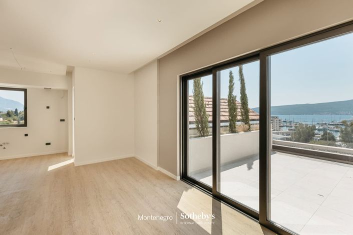 Image No.2-Appartement de 2 chambres à vendre à Tivat