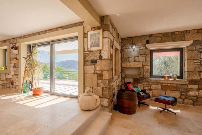 Image No.15-4 Bed House for sale