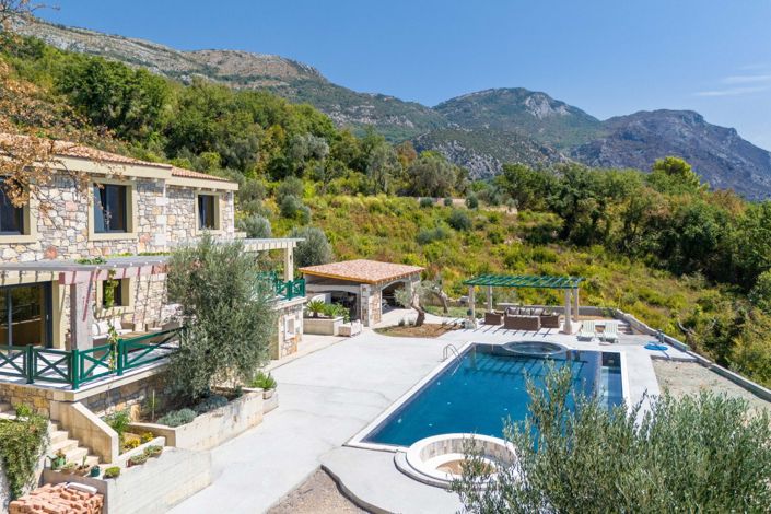 Image No.2-Maison de 4 chambres à vendre à Budva