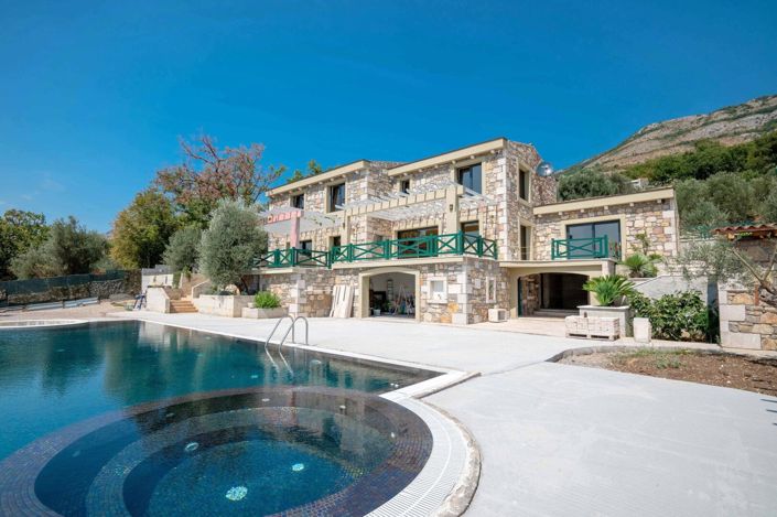Image No.2-4 Bed House for sale