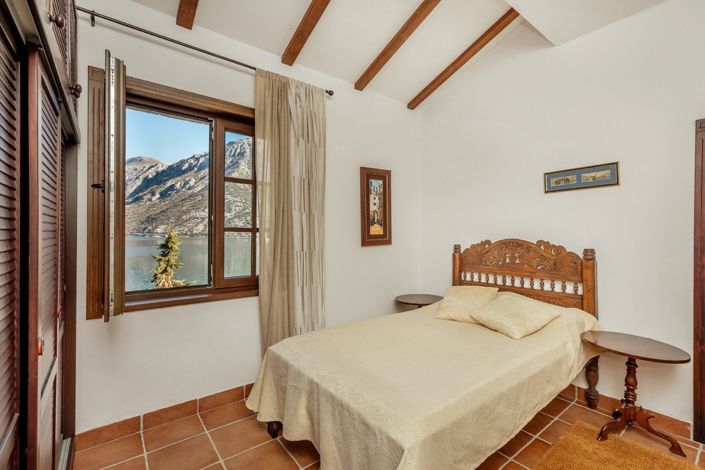 Image No.11-2 Bed Apartment for sale