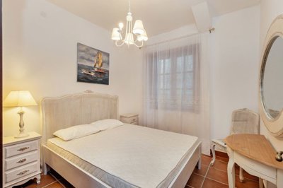 13-2bdr-apartment-on-the-first-line