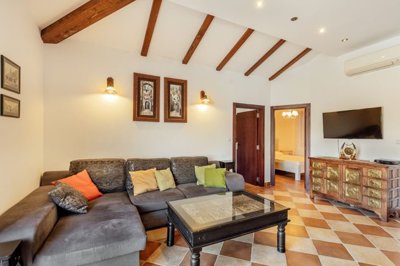 8-2bdr-apartment-on-the-first-line