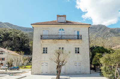 1-kotor-prcanj-an-authentic-mediterranean-sto