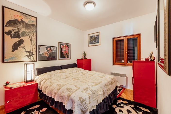 Image No.17-3 Bed House for sale