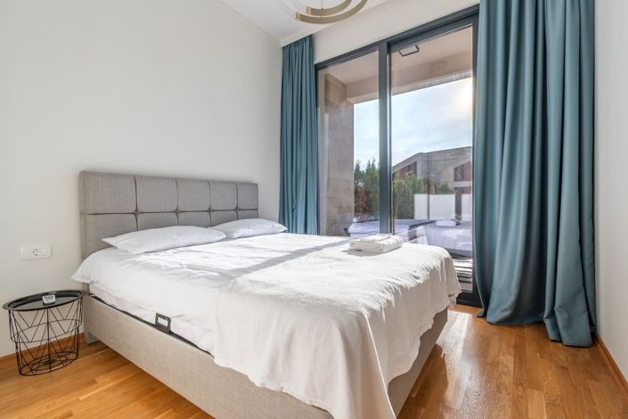 Image No.12-5 Bed House for sale