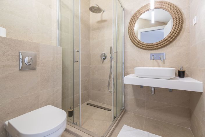 Image No.13-5 Bed House for sale