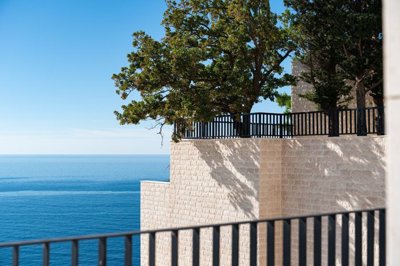 5-cliffside-villa-skocidjevojka