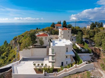 1-2-cliffside-villa-skocidjevojka