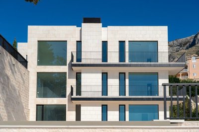 2-cliffside-villa-skocidjevojka