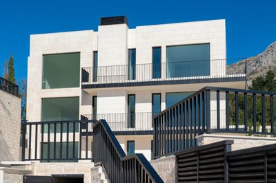 3-cliffside-villa-skocidjevojka