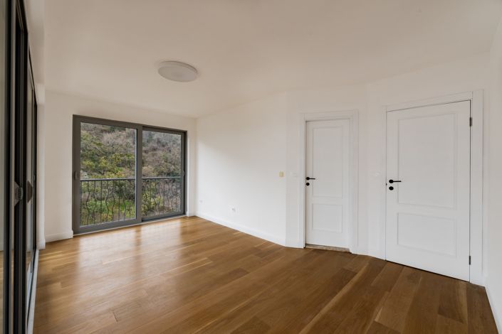 Image No.14-3 Bed Apartment for sale