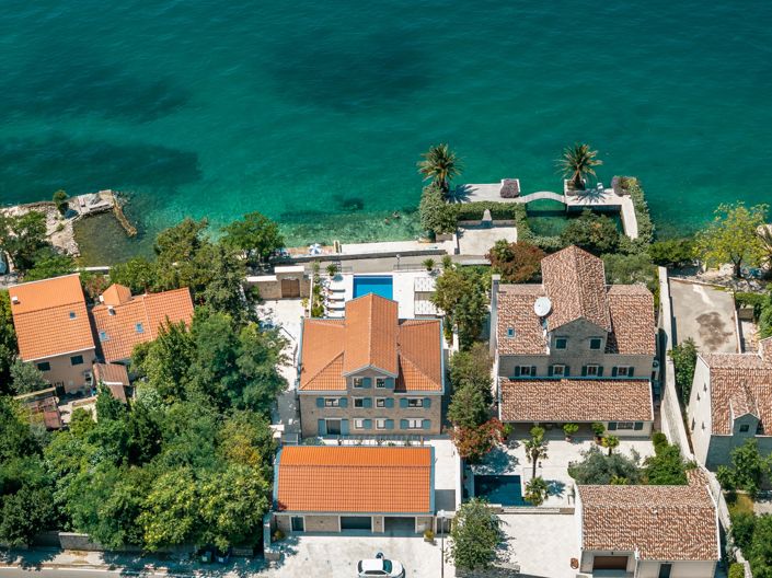 Image No.2-Villa de 4 chambres à vendre à Kotor