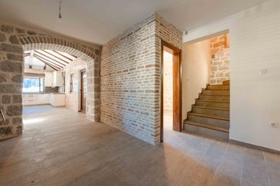 13-waterfront-stone-house-in-kotor-1