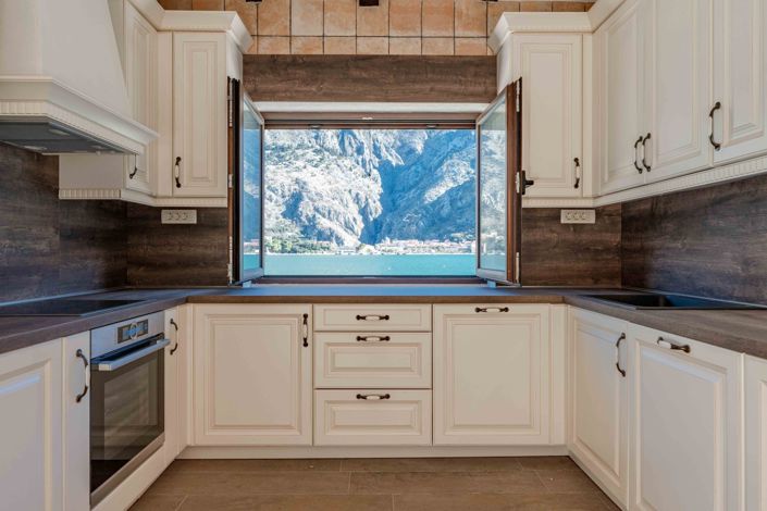 Image No.18-3 Bed House for sale