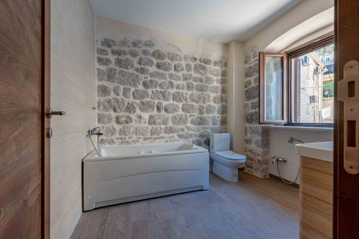 Image No.20-3 Bed House for sale