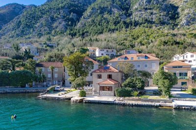 1-waterfront-stone-house-in-kotor-1
