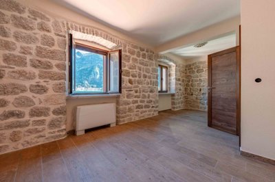 6-waterfront-stone-house-in-kotor-1
