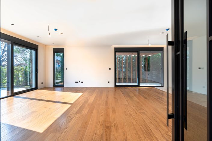 Image No.10-4 Bed Villa for sale