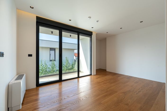 Image No.18-4 Bed Villa for sale