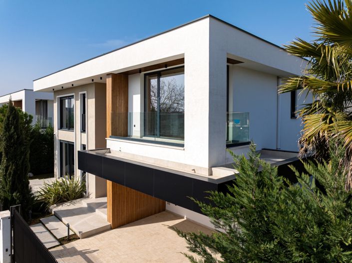 Image No.3-4 Bed Villa for sale