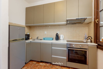 8-2bdr-luxury-apartment-kostanjica