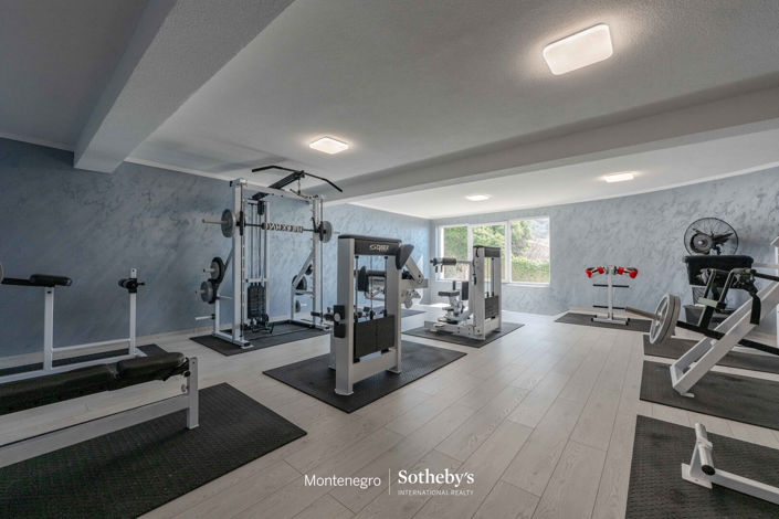 Image No.28-5 Bed Villa for sale