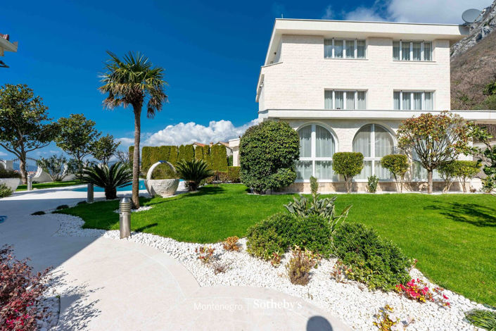 Image No.3-5 Bed Villa for sale