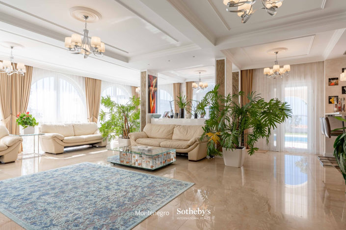 Image No.5-5 Bed Villa for sale