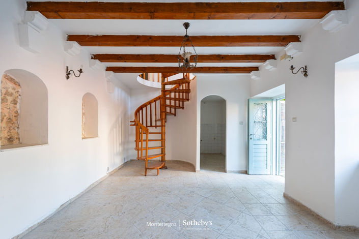 Image No.5-Appartement de 2 chambres à vendre à Kotor