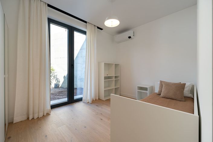 Image No.11-4 Bed House for sale