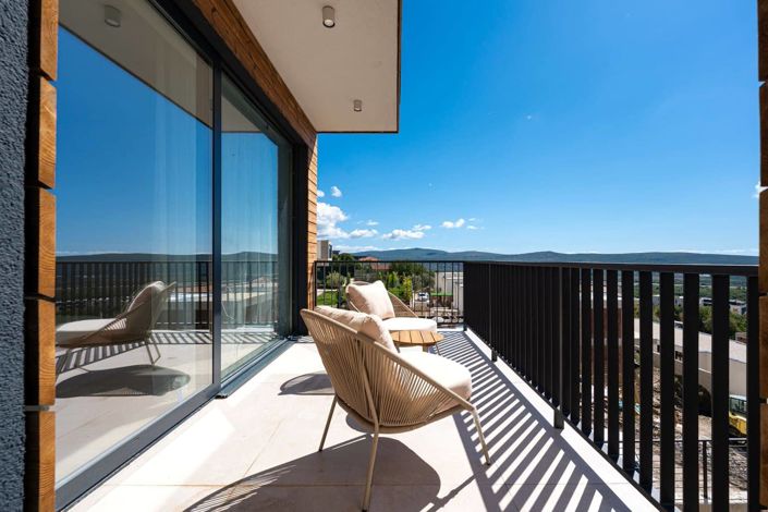 Image No.12-4 Bed House for sale